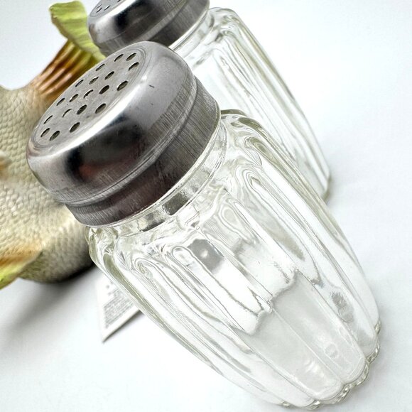 2019 Rivers Edge Bass Salt & Pepper Shaker Set Resin & Glass - Picture 14 of 14